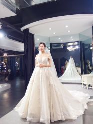 点击看大图 -艾米丽婚纱礼服