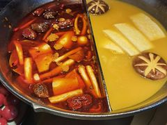 -湊湊火锅·茶憩(新中关购物中心店)