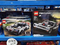 -逝水玩具折扣店