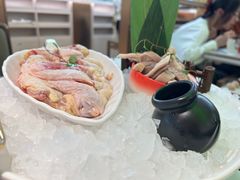 -洪氏嗨捞·广东猪肚鸡·椰子鸡火锅(西咸万象城店)