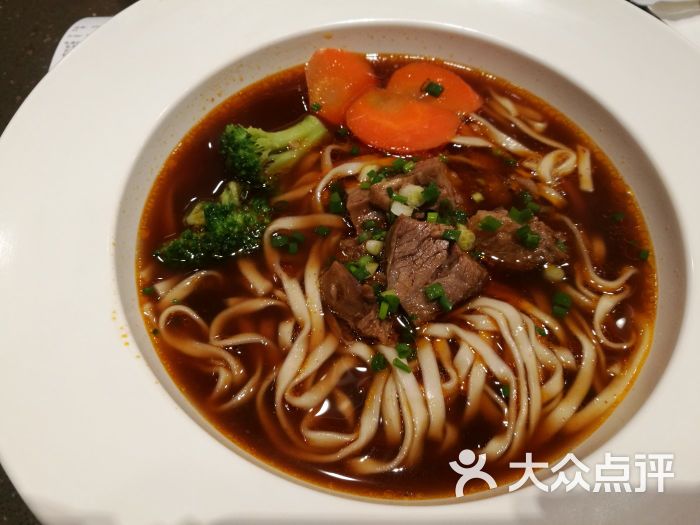 康师傅私房牛肉面(长沙高铁店)红烧牛肉面图片 - 第1张