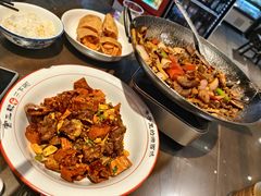 -富正毅三下锅·湘西韵味(天门山索道店)