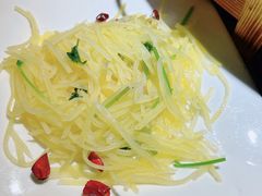 香菜梗炝土豆丝-绿茶餐厅(西单老佛爷店)