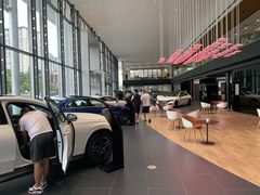 -贵州贵星奔驰4S店(观山湖店)