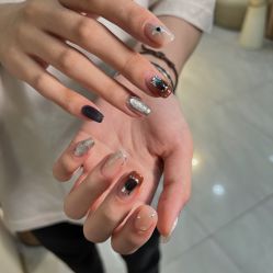 -花系美·美甲美睫精品店