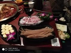 -重庆爽翻天老火锅(临平万达广场店)