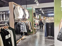 -燕莎奥特莱斯购物中心