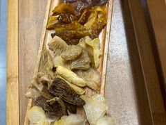 -阿山卓·野生菌火锅·纳西火塘烤肉