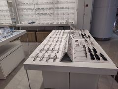 -JINS(上海宏伊国际广场店)