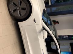 -TESLA 特斯拉(上海太古汇体验店)