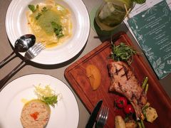 -Oasis Bar & Grill