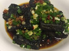 长沙油炸臭豆腐-三湘四水湖南特色餐厅(颐景公寓店)