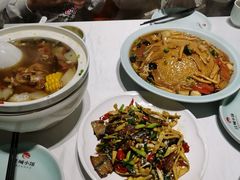 -江城小馆陕南妈妈菜·全球旅行餐厅(钟楼店)
