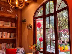 -月亮眼花园餐厅书吧酒吧