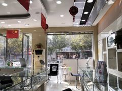 -罗创丹阳眼镜(童卫路店)