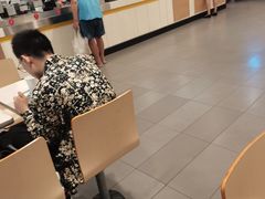 -麦当劳(轻轨曹杨路店)