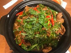 -老滇山寨•云南特色菜•地方菜•民族风情歌舞表演(金碧店)