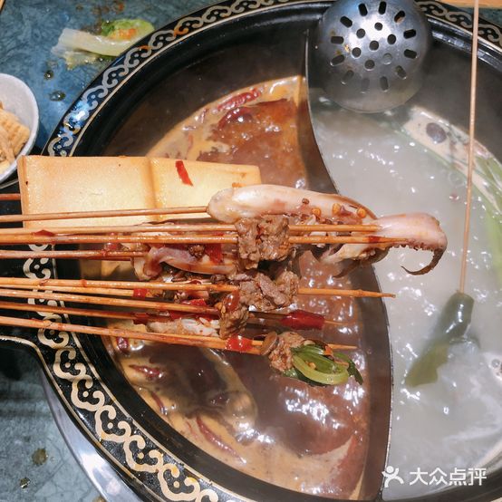 成都老妈串串香火锅(现代广场购物中心店)
