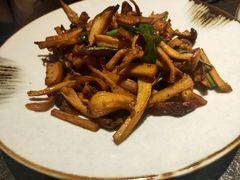 盐焗菌菇-丝路金桃·新疆菜(徐汇店)