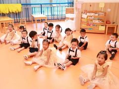 -小门牙好性格托育(北外滩中心)