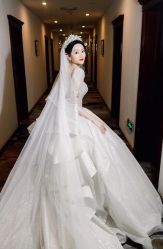 -莫小姐婚纱