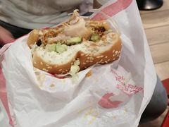 麦辣鸡腿堡-麦当劳(保利若比邻店)
