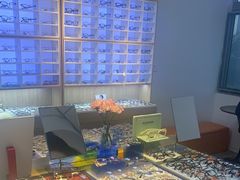-天空之镜眼镜店蔡司依视路配镜授权零售店(望京颐堤港店)