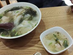 -三好食堂(煎饺·馄饨·肉饼米线·盛世广场店)
