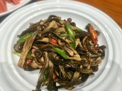 -乡村馕坑肉·烧烤·新疆菜·本地人更爱吃(阿勒泰首店)