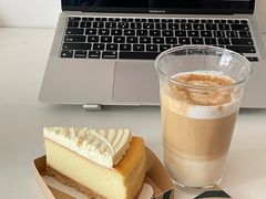 -星巴克(杭州临平银泰城B1店)