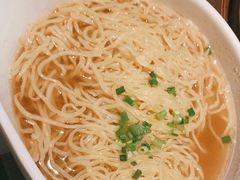 招牌鲜虾云吞面-新大咀港式茶餐厅(宝山万达店)