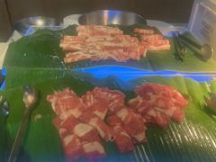 -海口绿发希尔顿酒店-田园汇贵州美食自助餐·三文鱼