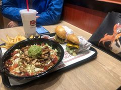 -The Habit Burger Grill 哈比特汉堡(爱琴海店)