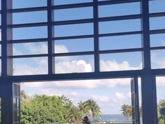 -亚龙湾喜来登·美景台大堂吧