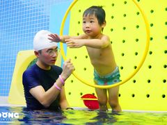 -龙格亲子游泳俱乐部(泊富中心)