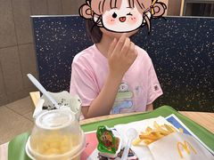 -麦当劳(展览馆店)