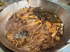 柴锅炖水库鱼-姥家大锅台水库渔家