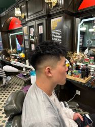 -海文先生国潮烫染男士理发馆