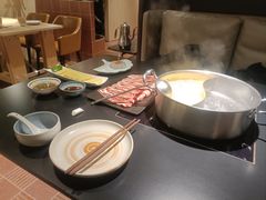 -鲜入唯煮·港式海鲜牛肉火锅(金宝街店)