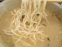 -亮亮面馆(经六路店)