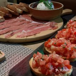 Braceria Pugliese普利亚意大利木火烧烤的番茄水牛芝士配蒜香面包烟熏火腿好不好吃 用户评价口味怎么样 深圳美食番茄水牛芝士配蒜香面包烟熏 火腿实拍图片 大众点评