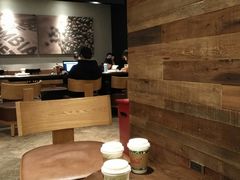 大堂-星巴克臻选(上海长风大悦城店)