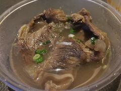 苗家清炖牛肉粉-俏凤凰(美林M·LIVE天地东座店)