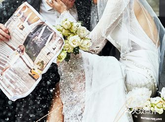 夏天拍婚纱照应该选什么样的婚纱礼服