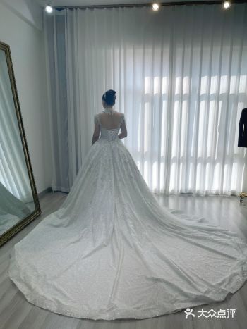 人生中最重要的一件衣服你选对了吗