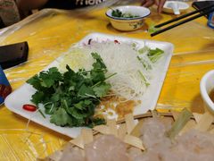 -官塘陈记鱼生·潮汕砂锅粥·牛肉火锅(潮枫路总店)