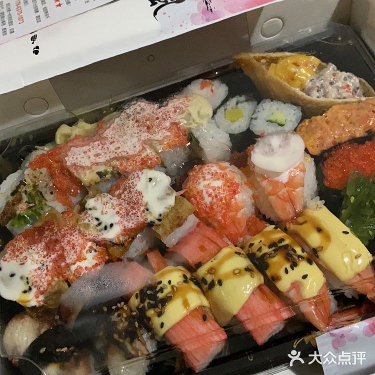 不想出门的时候 河风满足你在家吃寿司~