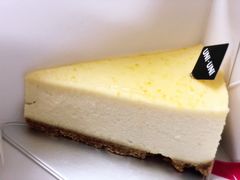 -UNI UNI(环亚凯瑟琳店)