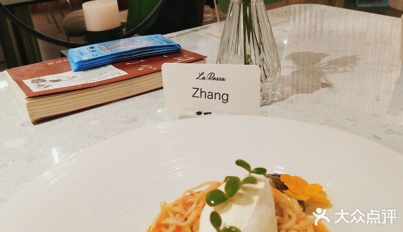 馅料也诚意满满 尤其好吃的还有红茶蛋糕