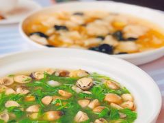 荠菜草菇烩虾仁-和记小菜(大宁店)